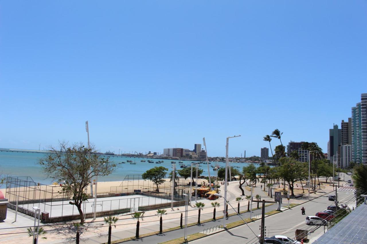 شقة 13 Flat Beira Mar Com Energia, Vaga, 3 Camas, Wi-Fi E Ar فورتاليز المظهر الخارجي الصورة